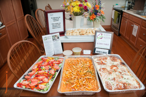 Mama Nina's of Main St Bethlehem Donates to St Lukes Hospice House